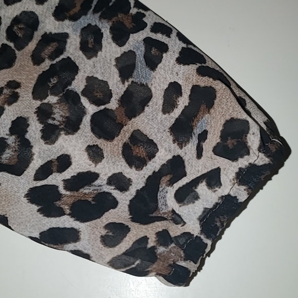 Lightweight Cheetah Print Blouse with Cross Front - Picture 4 of 4